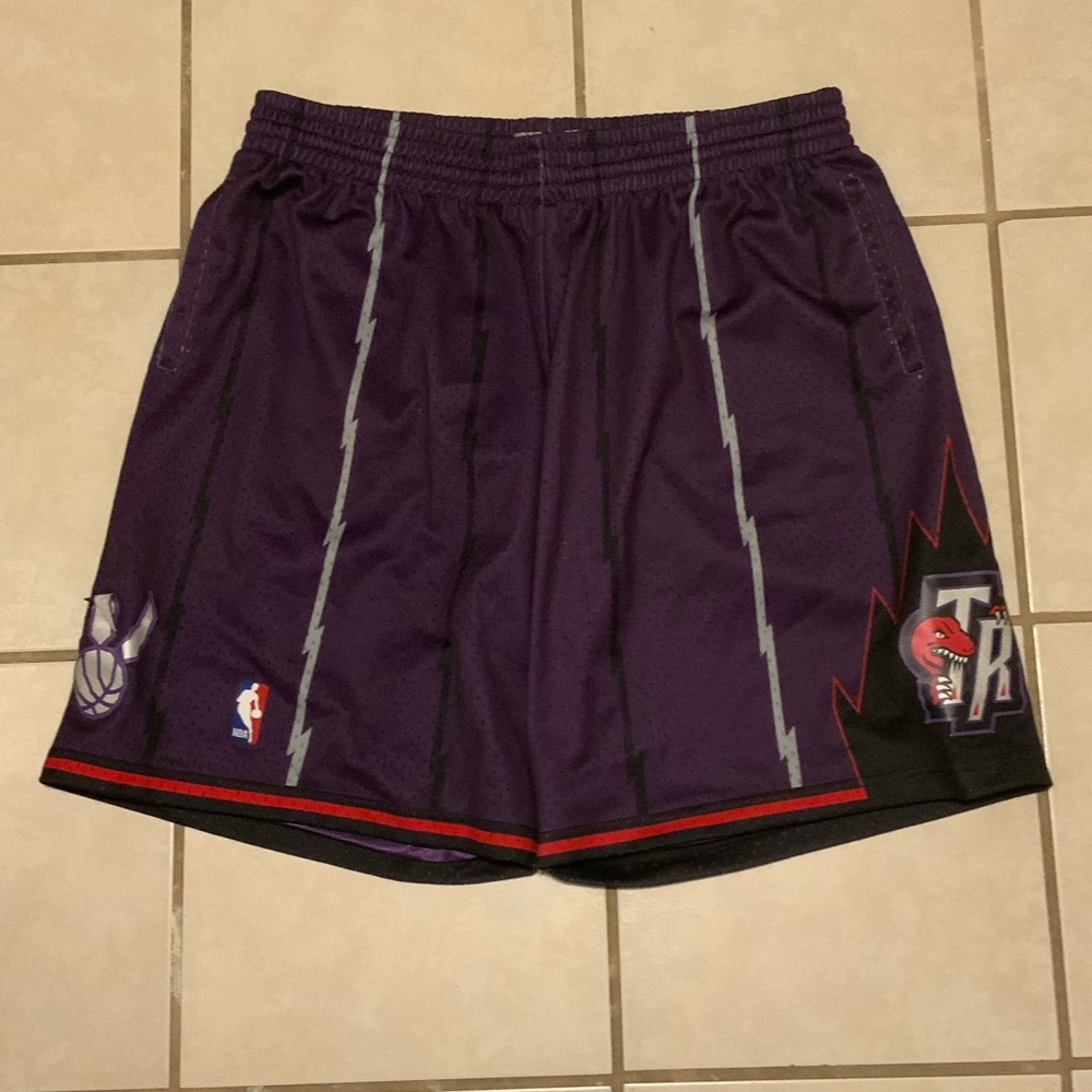 Mitchell & Ness Toronto Raptors Throwback Basketball Shorts